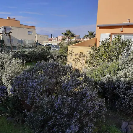App T2 Entierement Renove En Proche A Pied De La De La Roquille Et De Tous Commerces Parking Prive Gratuit Climatisation Wifi